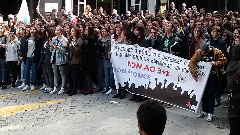 2016 04 13 MobilizacionEstudantil_Ourense_10.jpg
